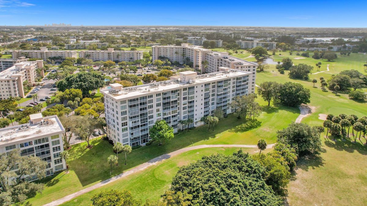 2661 S Course Dr. 401, Pompano Beach, FL 33069 By The Sea Realty