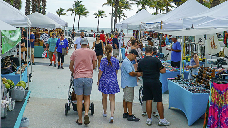 Las Olas Oceanside Park Market