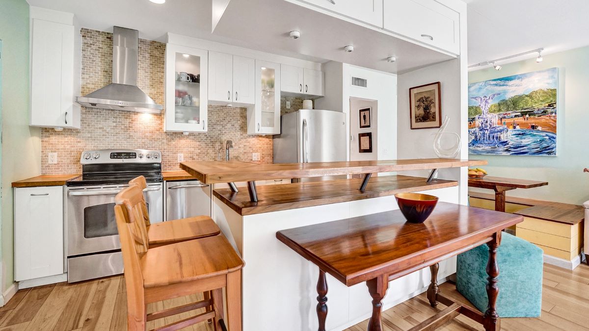 Kitchen in a Mid century modern duplex in Lauderdale By The Sea