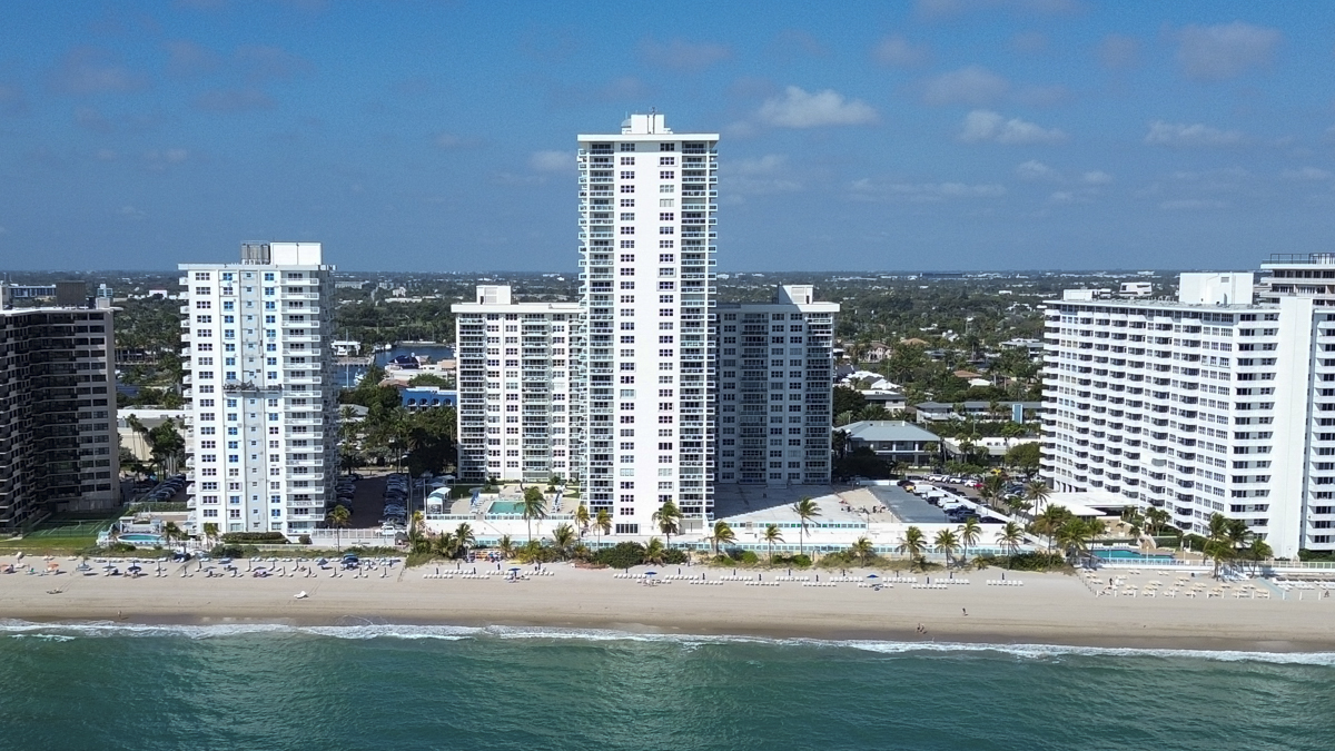 Playa del Mar Condos on Galt Ocean Mile